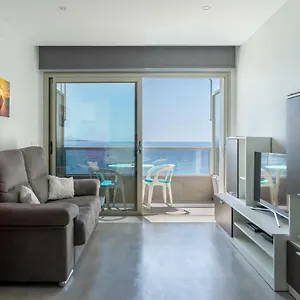Frontline With Blue Views Apartment